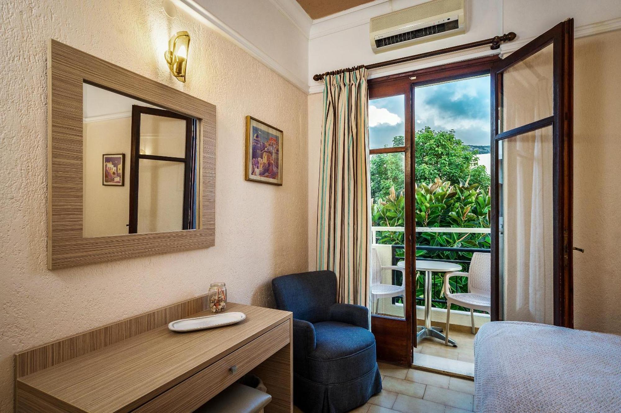 Malia Mare Hotel Exterior photo